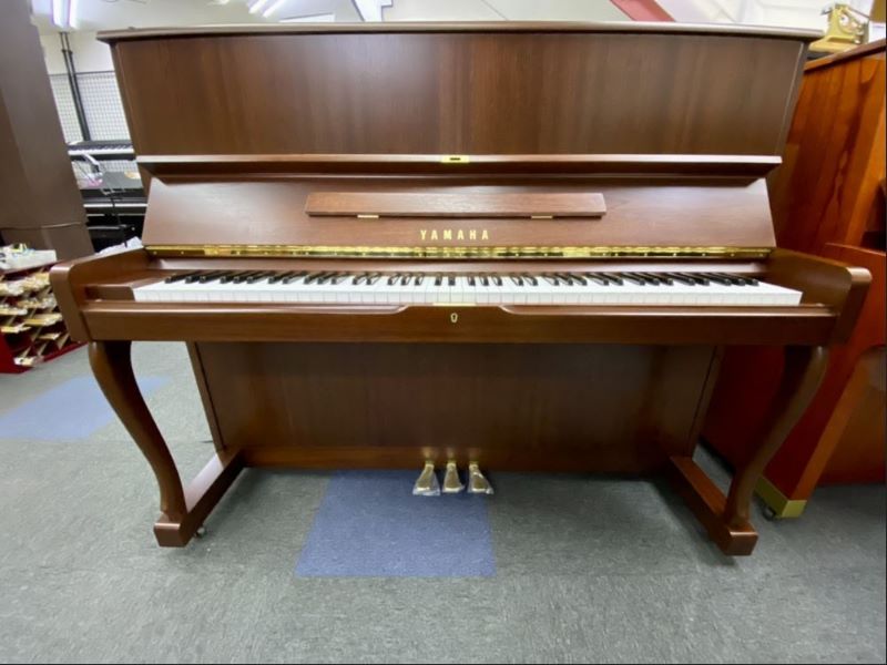 W110BS ヤマハリニューアルピアノ アップライト 木目｜中古